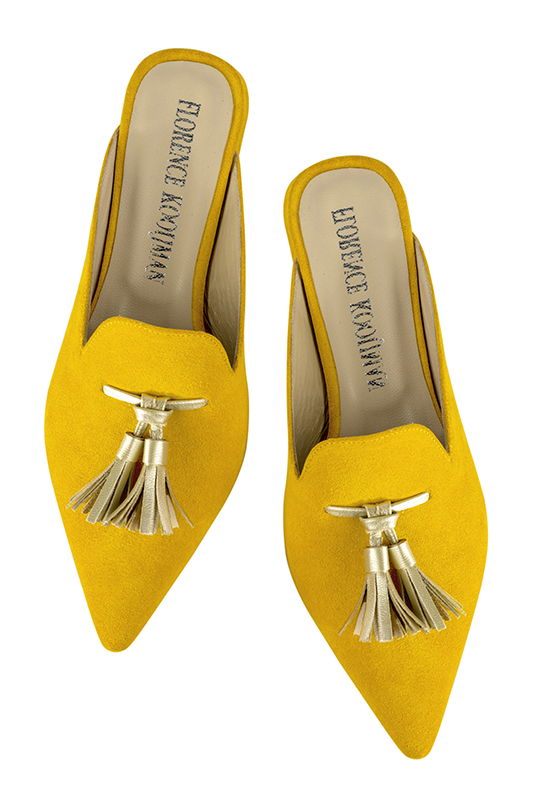 Yellow and gold women's loafer mules. Pointed toe. Flat flare heels. Top view - Florence KOOIJMAN